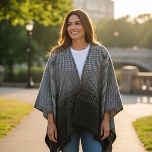 Banana Republic Women's Houndstooth Poncho Sweater Black & White